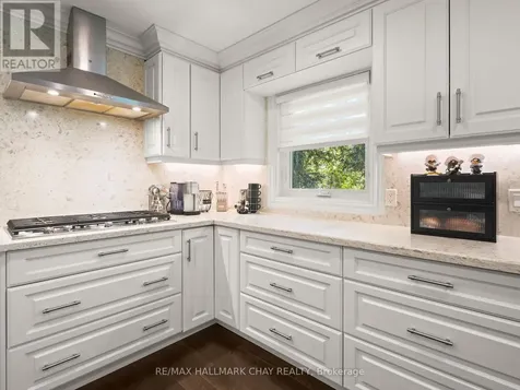 20 Downer Crescent Wasaga Beach ON L9Z 1C2