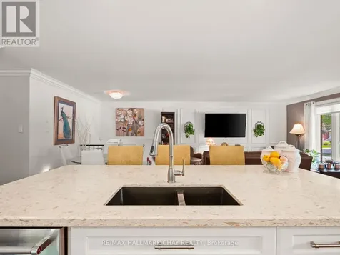 20 Downer Crescent Wasaga Beach ON L9Z 1C2