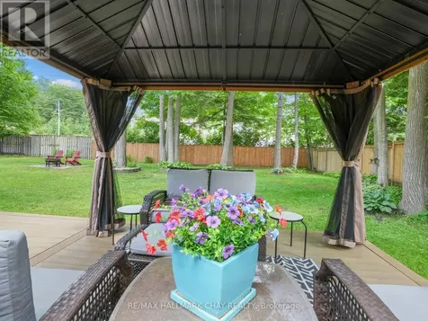 20 Downer Crescent Wasaga Beach ON L9Z 1C2