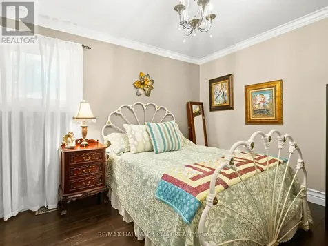20 Downer Crescent Wasaga Beach ON L9Z 1C2