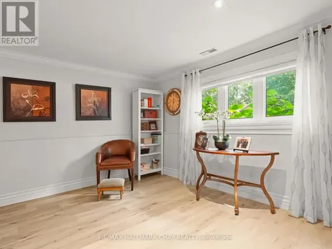 20 Downer Crescent Wasaga Beach ON L9Z 1C2