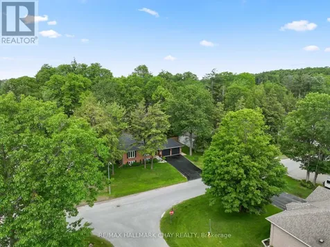 20 Downer Crescent Wasaga Beach ON L9Z 1C2