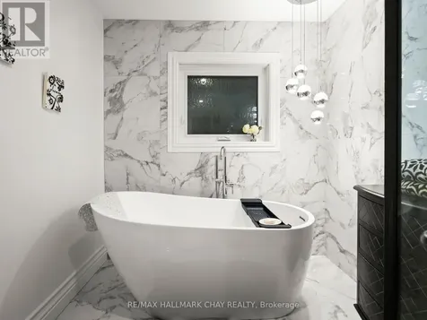 20 Downer Crescent Wasaga Beach ON L9Z 1C2