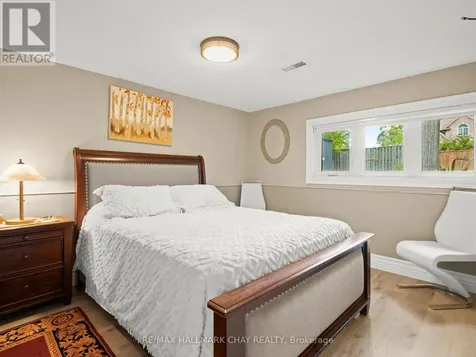 20 Downer Crescent Wasaga Beach ON L9Z 1C2