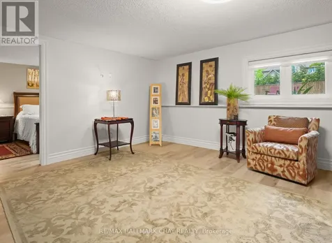 20 Downer Crescent Wasaga Beach ON L9Z 1C2