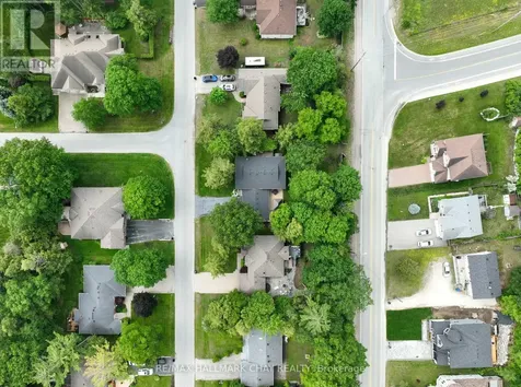 20 Downer Crescent Wasaga Beach ON L9Z 1C2
