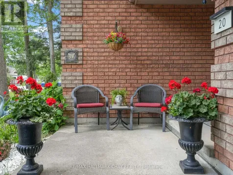20 Downer Crescent Wasaga Beach ON L9Z 1C2