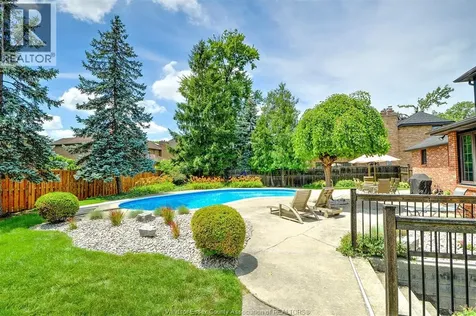 295 Elmgrove Lakeshore ON N8N 4G9