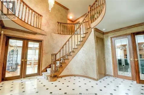 295 Elmgrove Lakeshore ON N8N 4G9