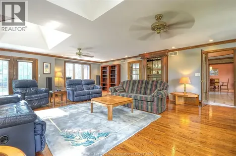 295 Elmgrove Lakeshore ON N8N 4G9