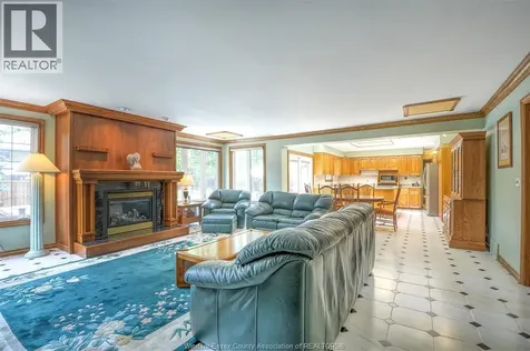 295 Elmgrove Lakeshore ON N8N 4G9