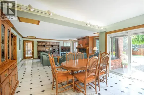 295 Elmgrove Lakeshore ON N8N 4G9