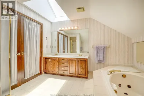 295 Elmgrove Lakeshore ON N8N 4G9