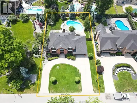 295 Elmgrove Lakeshore ON N8N 4G9