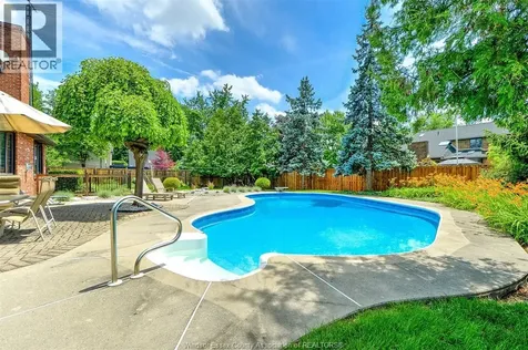 295 Elmgrove Lakeshore ON N8N 4G9