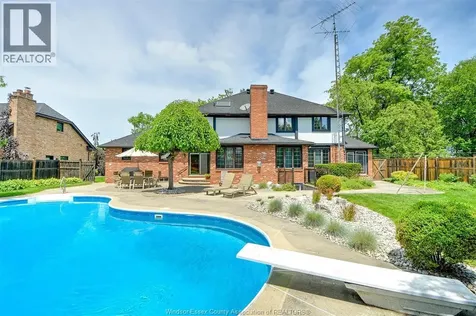 295 Elmgrove Lakeshore ON N8N 4G9