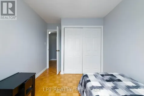 2315 Bromsgrove Road Mississauga (clarkson) ON L5J 4A6