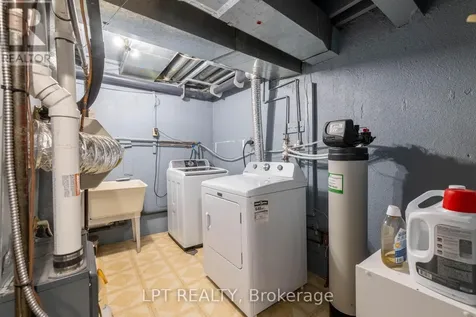2315 Bromsgrove Road Mississauga (clarkson) ON L5J 4A6