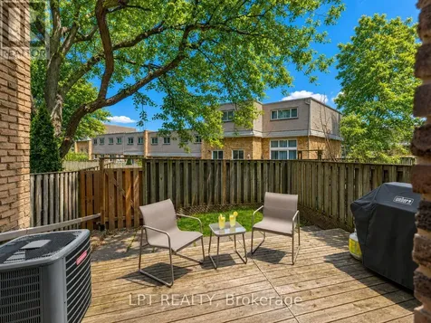 2315 Bromsgrove Road Mississauga (clarkson) ON L5J 4A6