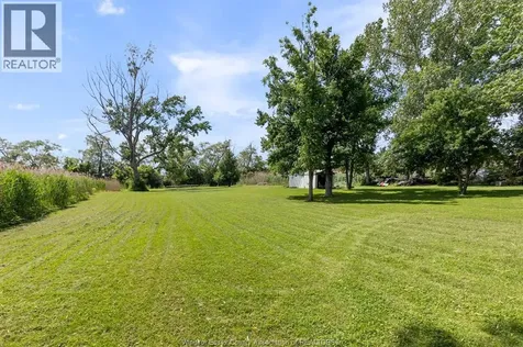 2028 Front Road North Amherstburg ON N9V 3R3