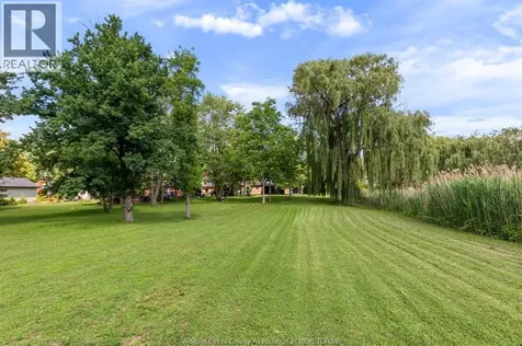 2028 Front Road North Amherstburg ON N9V 3R3