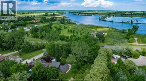 2028 Front Road North Amherstburg ON N9V 3R3