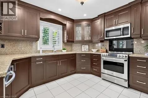 3334 Trelawny Circle Mississauga ON L5N 6N5