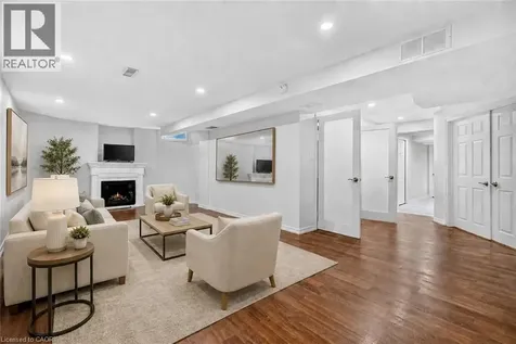 3334 Trelawny Circle Mississauga ON L5N 6N5