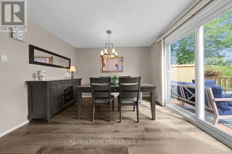 1085 Chateau Crescent Ottawa ON K1C 2C9