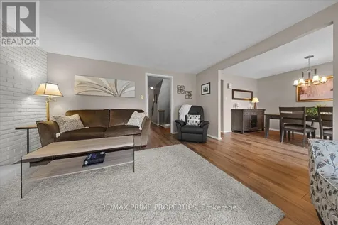 1085 Chateau Crescent Ottawa ON K1C 2C9