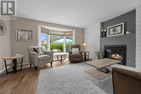 1085 Chateau Crescent Ottawa ON K1C 2C9