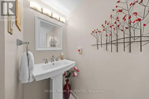 1085 Chateau Crescent Ottawa ON K1C 2C9