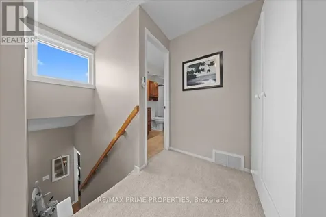1085 Chateau Crescent Ottawa ON K1C 2C9