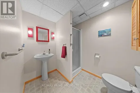 1085 Chateau Crescent Ottawa ON K1C 2C9