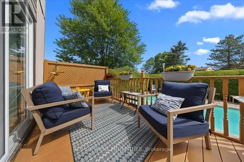 1085 Chateau Crescent Ottawa ON K1C 2C9