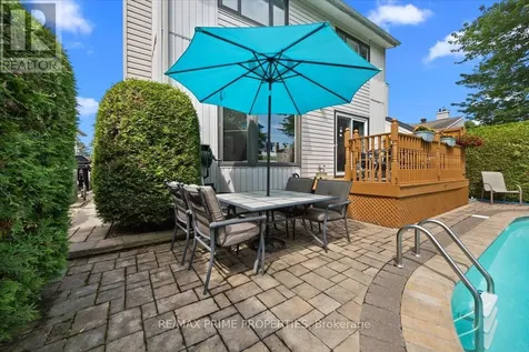 1085 Chateau Crescent Ottawa ON K1C 2C9