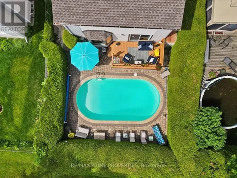 1085 Chateau Crescent Ottawa ON K1C 2C9