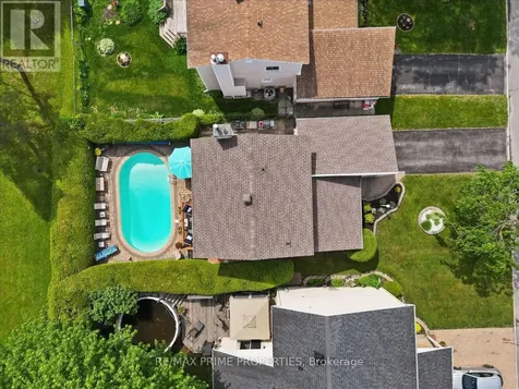 1085 Chateau Crescent Ottawa ON K1C 2C9