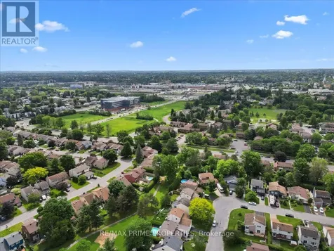 1085 Chateau Crescent Ottawa ON K1C 2C9