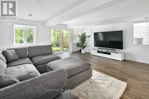 137 White Oak Crescent Blue Mountains ON L9Y 5T5