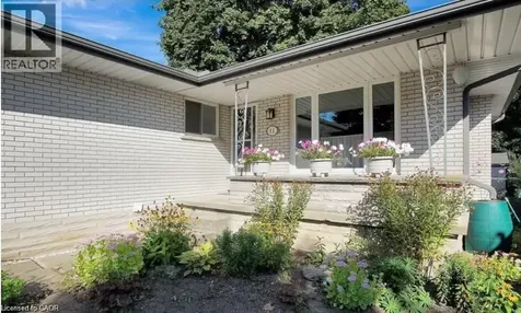 11 Duncairn Avenue Kitchener ON N2M 4S5