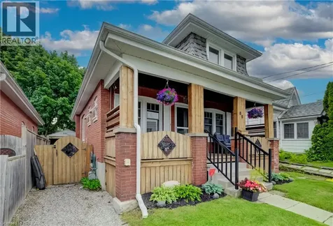 88 Walnut Street Brantford ON N3T 1H4
