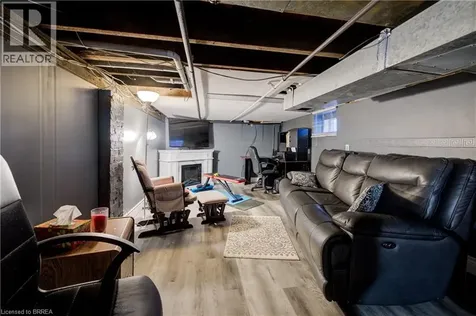 88 Walnut Street Brantford ON N3T 1H4
