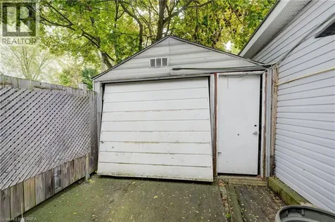 88 Walnut Street Brantford ON N3T 1H4