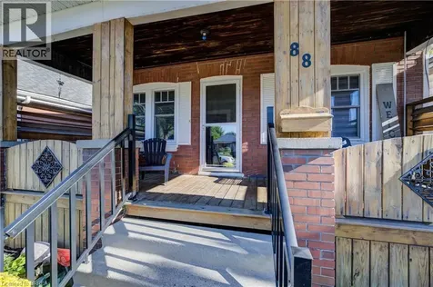 88 Walnut Street Brantford ON N3T 1H4