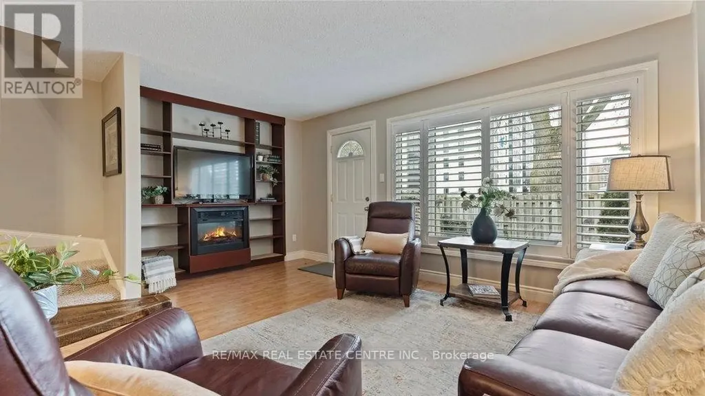 15 Green Valley Drive Kitchener ON N2P 1K7