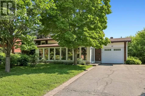 37 Lyall Street Ottawa ON K2E 5G7