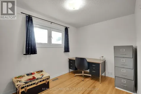 37 Lyall Street Ottawa ON K2E 5G7