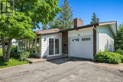 37 Lyall Street Ottawa ON K2E 5G7