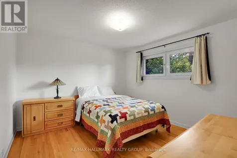 37 Lyall Street Ottawa ON K2E 5G7